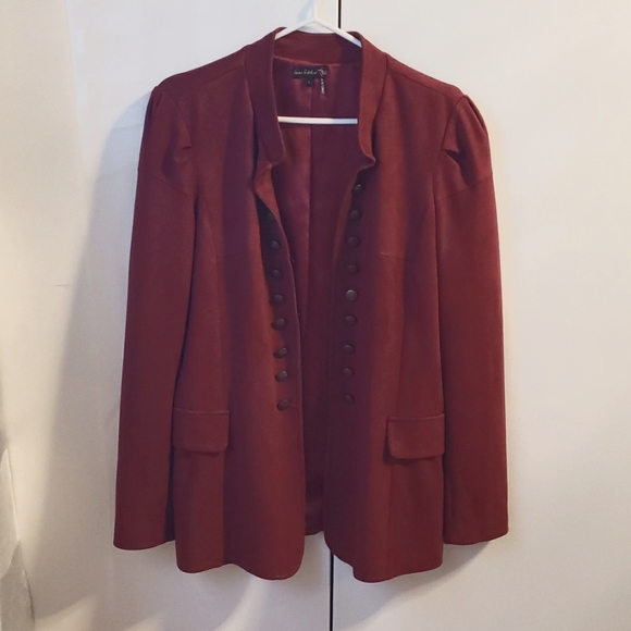 Blazer - Picture 1 of 4